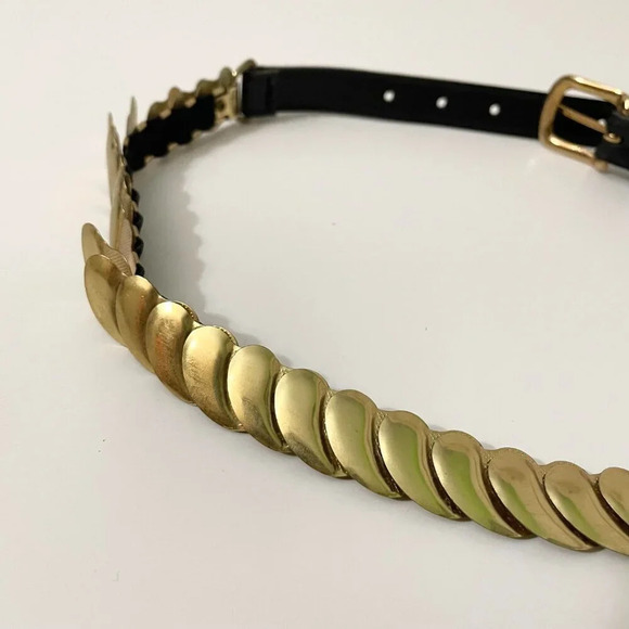 Vintage Gold Circle Scale Metal Stretch Belt 80s Style Retro - Picture 2 of 16